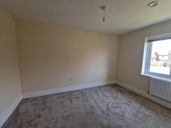 4 bed Detached to rent Image 12