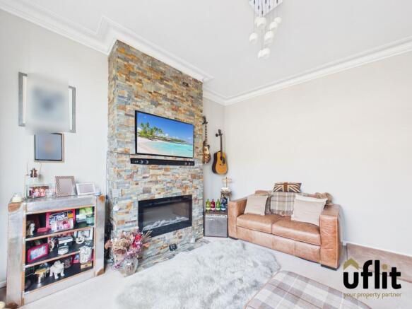 3 bed Terraced for sale Image 8