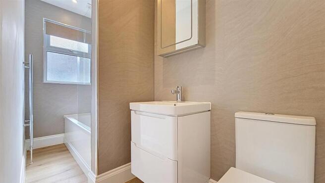 3 bed Terraced to rent Image 9