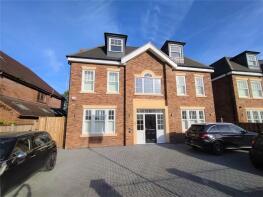 124c, Old Park Ridings, Southgate N21 2EP