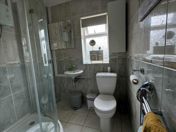 SHOWER ROOM