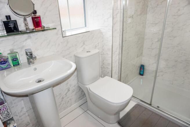 Master En-suite