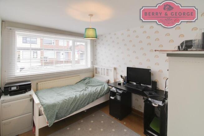 BED 4/ OFFICE/ SNUG