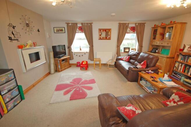 SPACIOUS LOUNGE