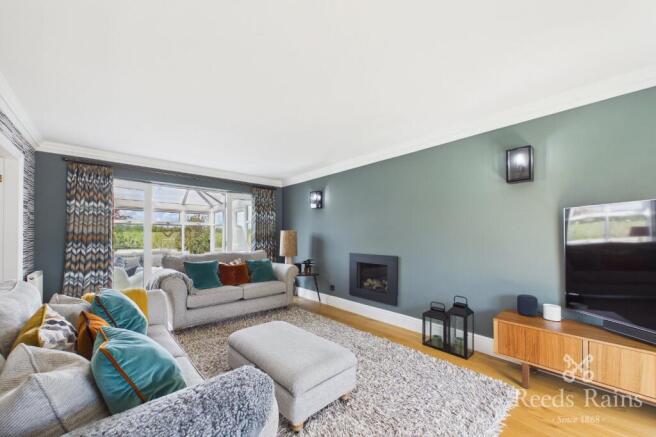 4 bed Detached for sale Image 7