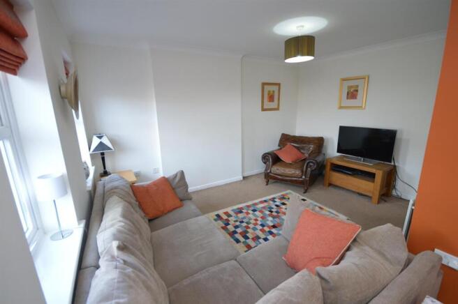 4 bed Town House to rent Image 9