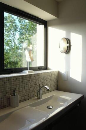 En-suite Detail