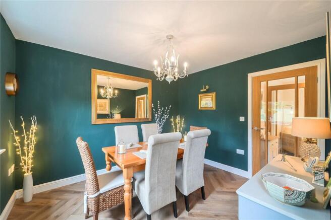 4 bed Detached for sale Image 9