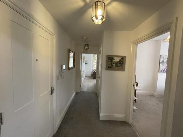 2 bed Apartment to rent Image 7