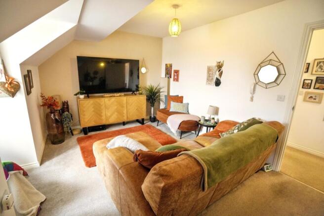 Willowdale, Leeds, LS10 photo 4