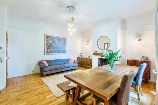 4 bed Detached for sale Image 11