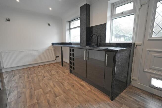 3 bed Semi-Detached for sale Image 7