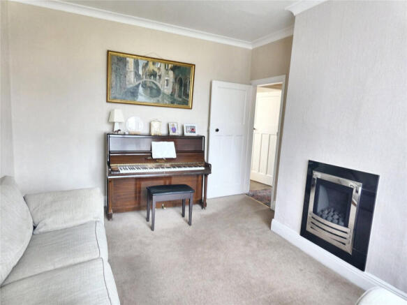 3 bed Semi-Detached for sale Image 5