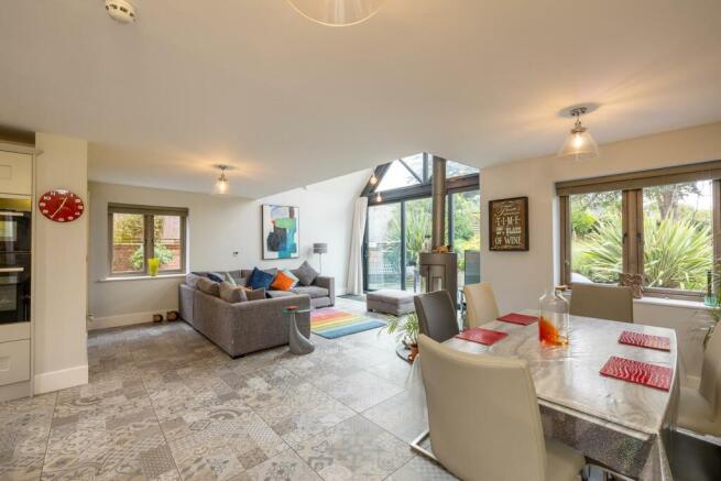 LE67 8JL_CedarLodge_2022-WEB-007.jpg