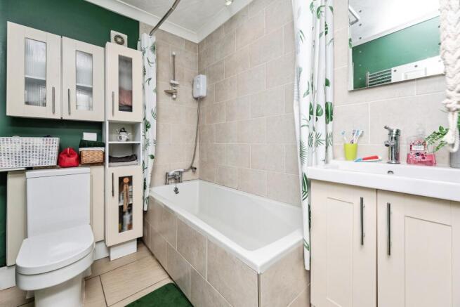 3 bed Semi-Detached for sale Image 8