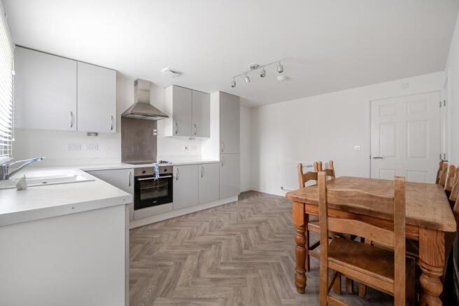Arborfield, Berkshire, RG2 photo 4