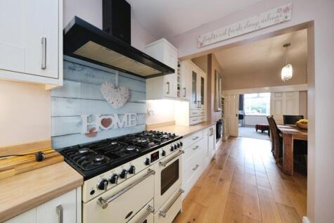 Hoyland Road, Hoyland, Barnsley, S74