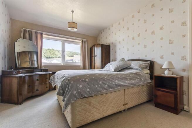 3 bed Semi-Detached for sale Image 10