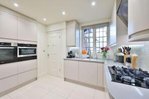 Flat 74, Highlands Heath, Portsmouth Road, London SW15 3TX