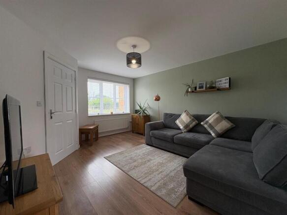 3 bed Semi-Detached for sale Image 12