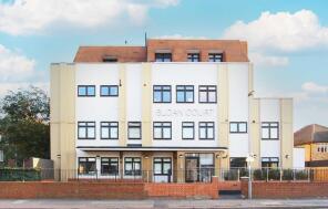 Flat 5, 66 70 Sloan Court, Coombe Road, New Malden KT3 4BE