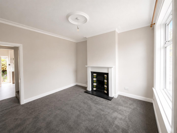 3 bed Terraced to rent Image 11