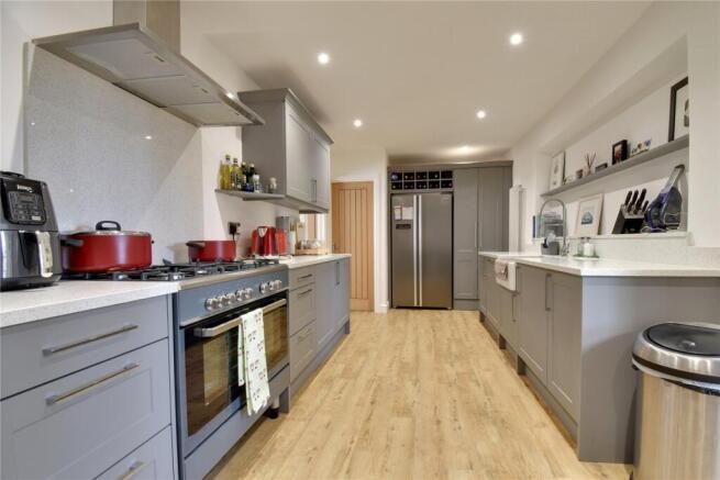 3 bed Semi-Detached for sale Image 11