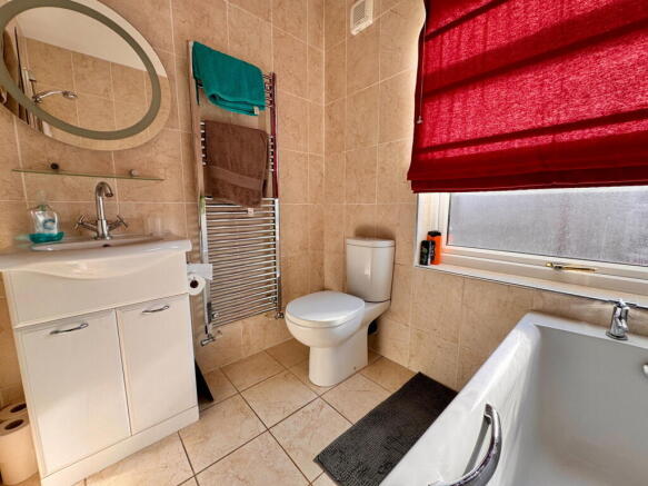 3 bed Semi-Detached for sale Image 7