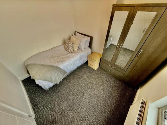 6 bed House Share to rent Image 8