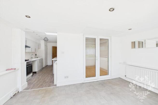 2 bed Bungalow for sale Image 5