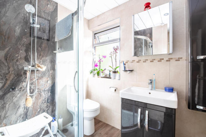 2 bed Bungalow for sale Image 11