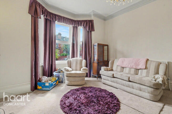 6 bed Semi-Detached for sale Image 6