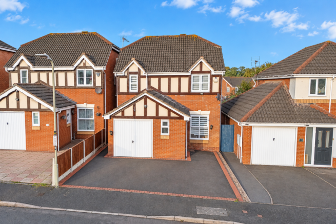 3 Bedroom Detached in LE3 3RD