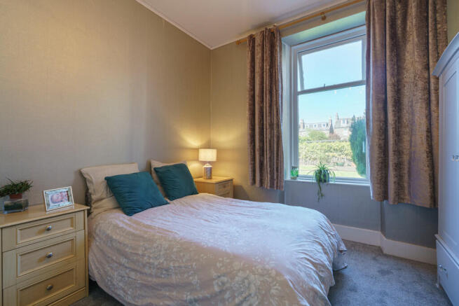 15. Bedroom 2 ang...