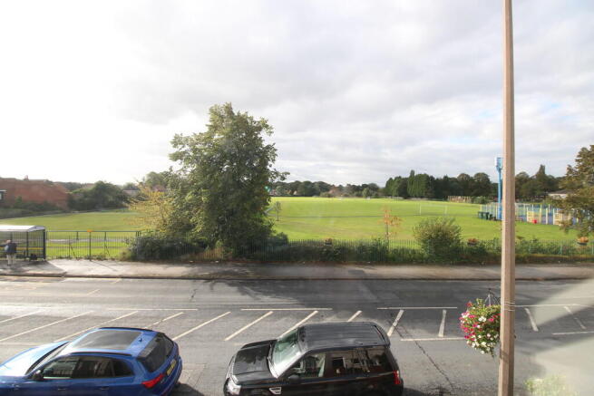 3 bed Semi-Detached to rent Image 7