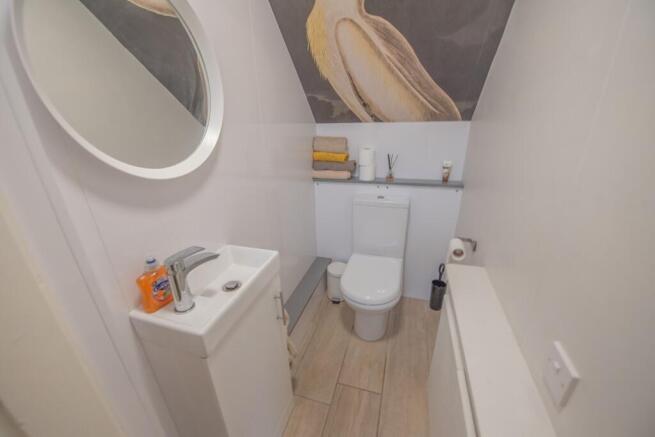 4 bed Detached for sale Image 10