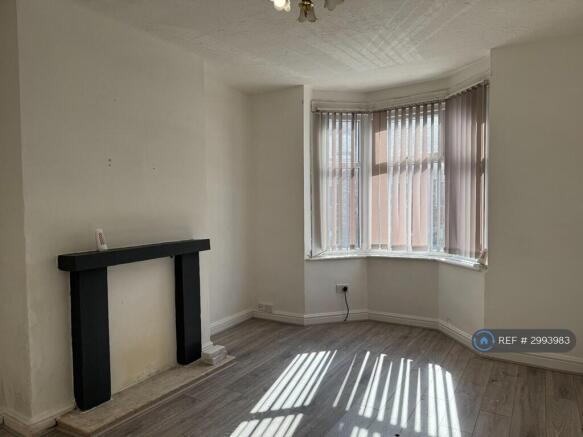 2 bed Terraced to rent Image 8
