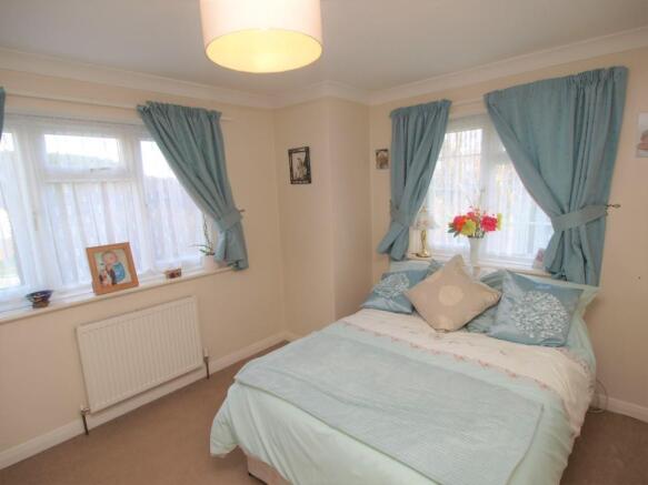 BEDROOM 2