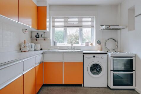 Harvest Road, Bushey, WD23