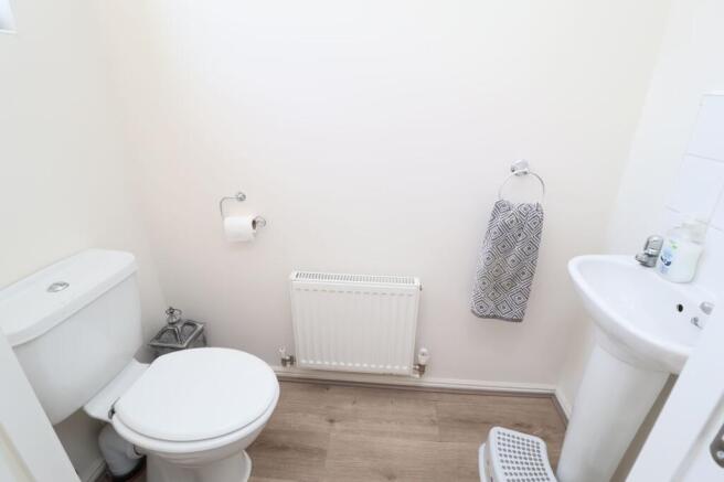 3 bed Semi-Detached for sale Image 7