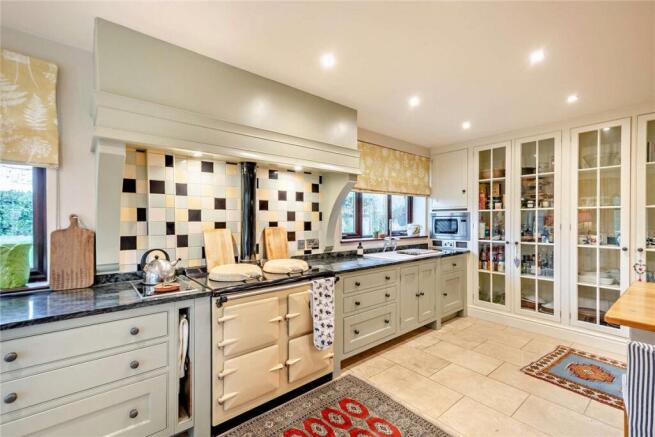 4 bed Semi-Detached for sale Image 5