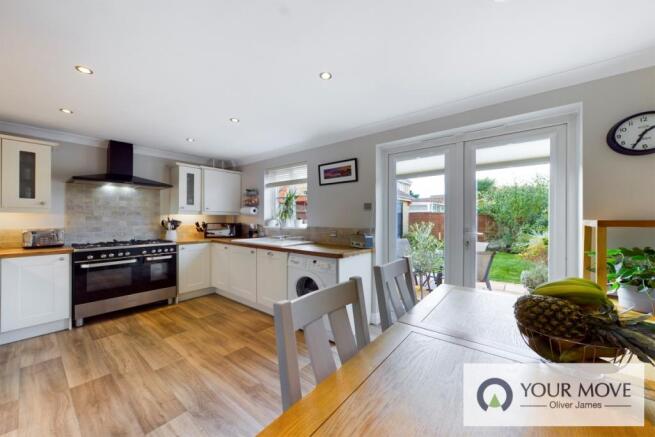 Modern Kitchen / Din