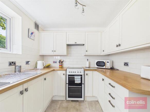 2 bed Ground Flat for sale Image 9