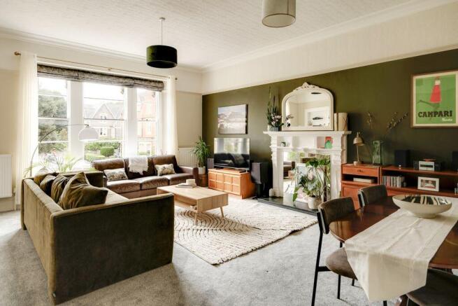 Sitting/Dining Room