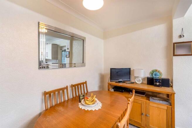 3 bed Bungalow for sale Image 5