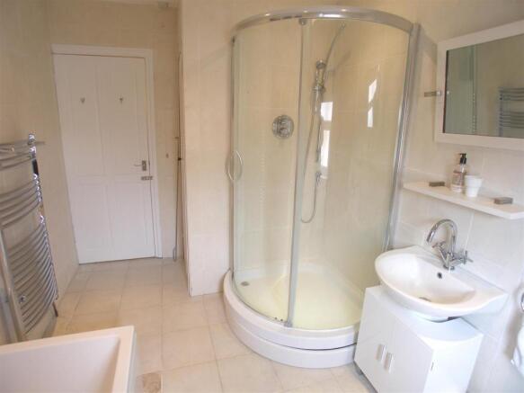 Bath/Shower Room