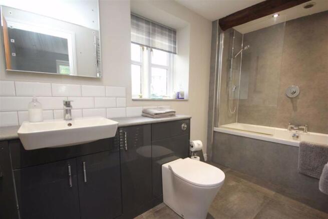 BATHROOM/WC