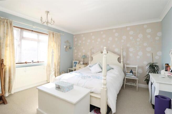 3 bed Link Detached House for sale Image 5