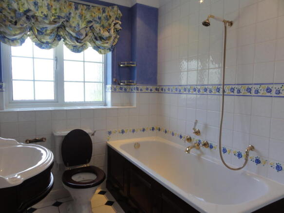 Main bathroom