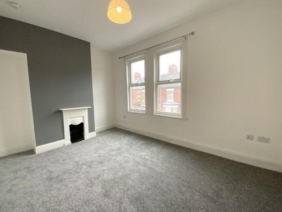 2 bed Terraced to rent Image 7